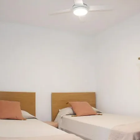 Recently Renovated - 5min Walk From The Beach Vakantiehuis Chiclana de la Frontera