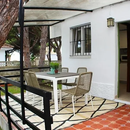 Recently Renovated - 5min Walk From The Beach *
