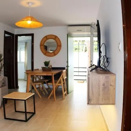 Vakantiehuis Recently Renovated - 5min Walk From The Beach *